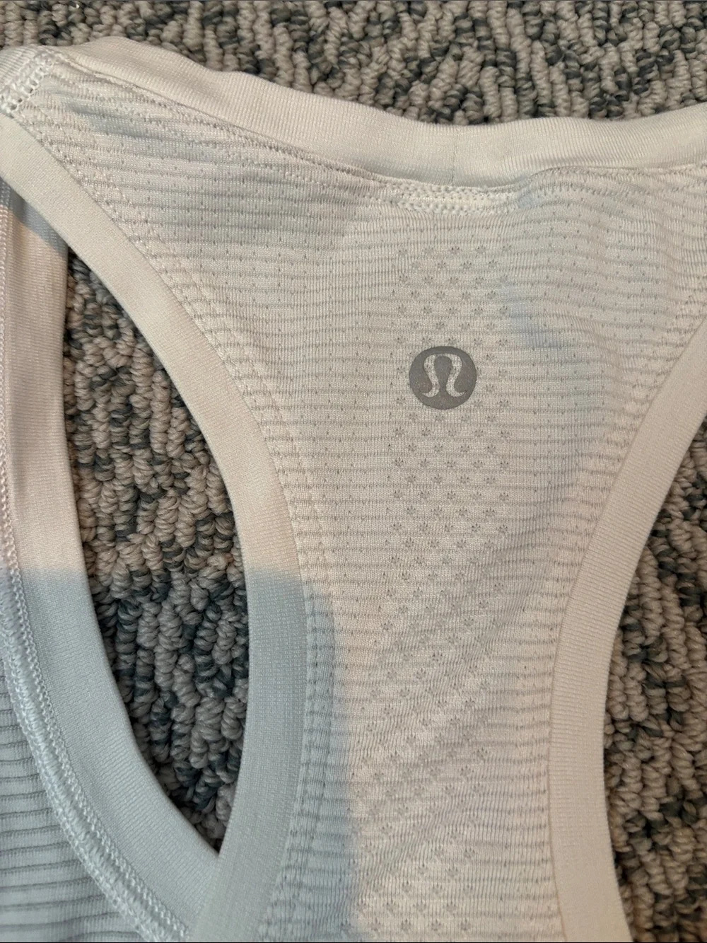 lululemon athletica White Swiftly Size 6 Racerback Seamless Tank